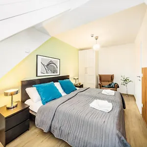 Hotel apartamentowy Jimmy's Lory ***